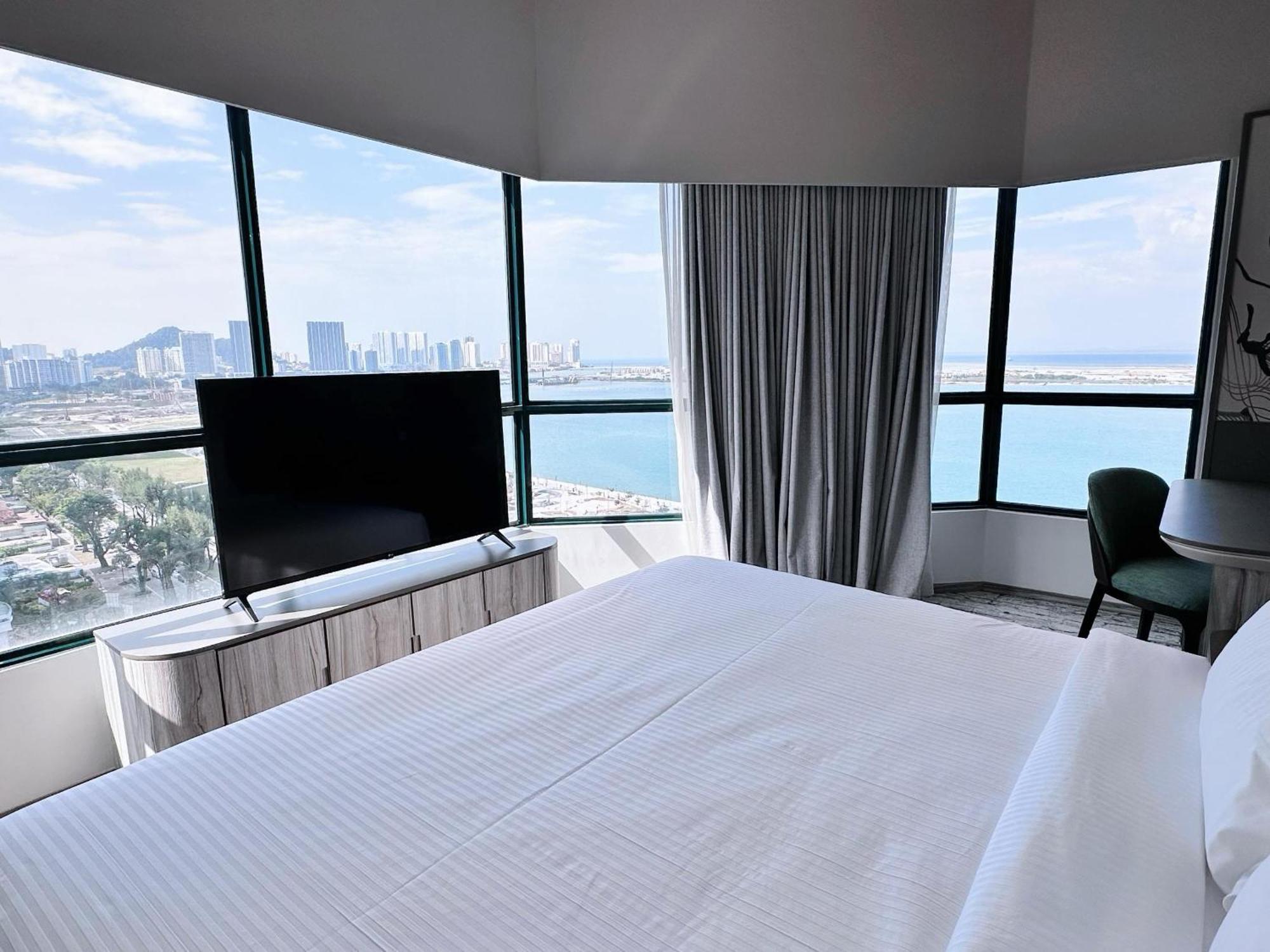 Ascott Gurney Penang Hotel George Town  Kültér fotó A bedroom at the Hilton San Diego Bayfront